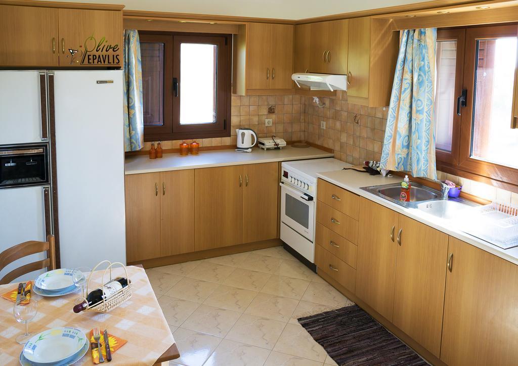 Olive Epavlis Daire Kerpe Dış mekan fotoğraf